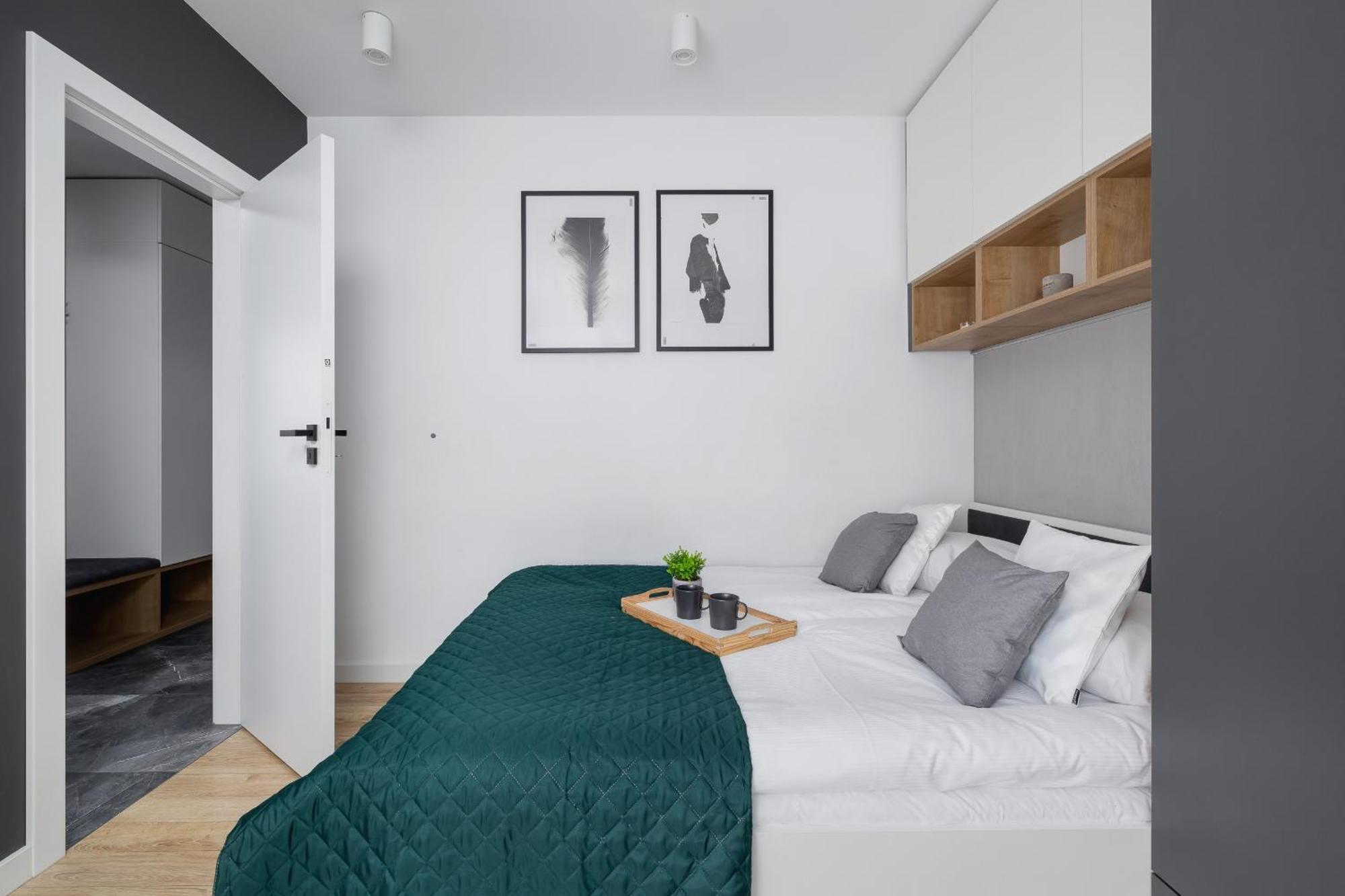 Elegant Apartment In Cracow With Balcony, Parking And Desk By Noclegi Renters Cracovia Esterno foto