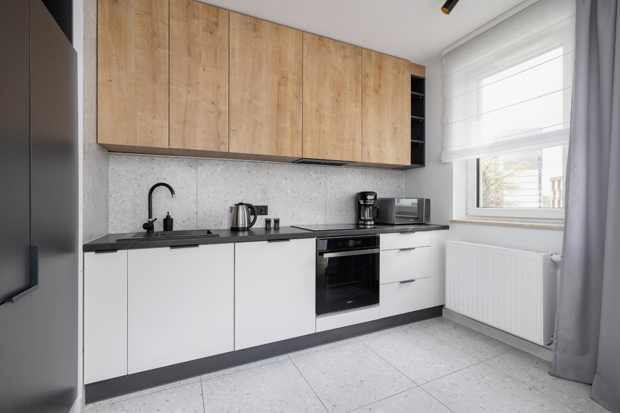 Elegant Apartment In Cracow With Balcony, Parking And Desk By Noclegi Renters Cracovia Esterno foto